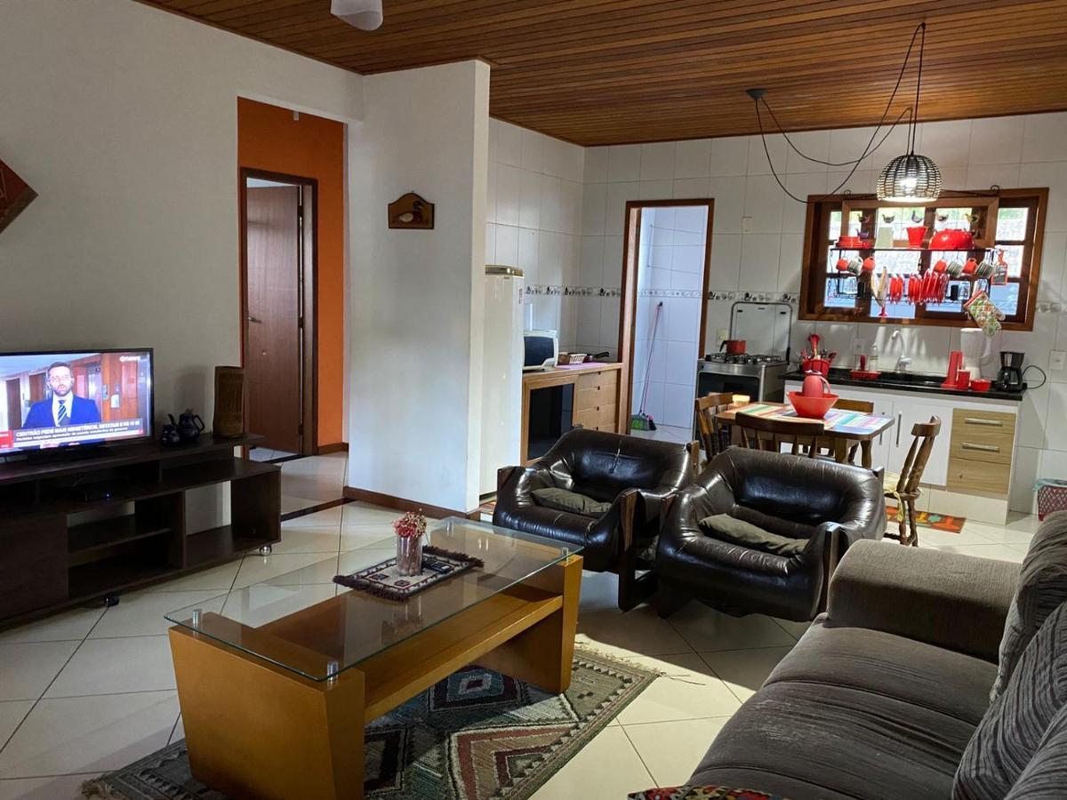 Homestay Centro Com Wi-fi Aconchegante Com 2 Quartos Mobiliado Com Ventiladores